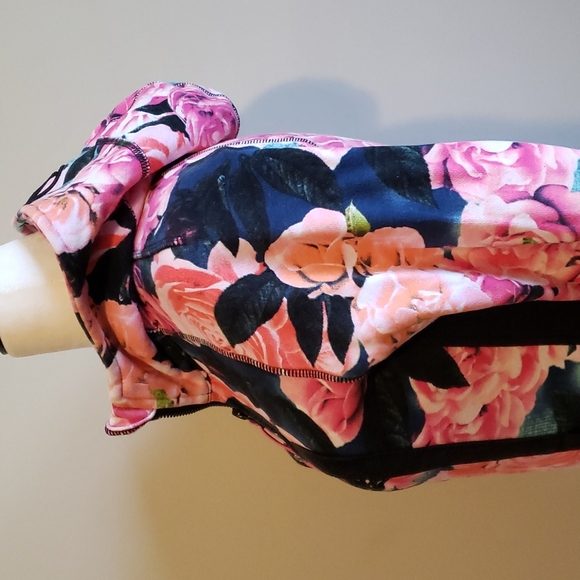 Lululemon Scuba Hoodie 2 - Picture 4 of 12